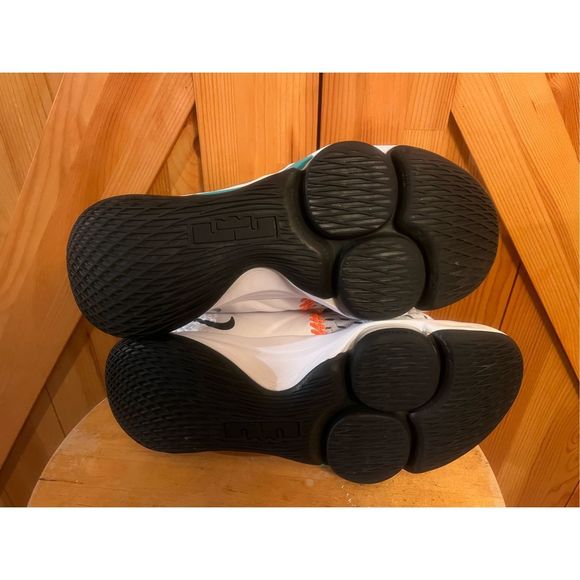 Nike Lebron Witness V Basketball Shoe White Black Jade CQ9380-100 Size 8.5 - Picture 7 of 11